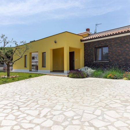 Modern Villa Eve In Medulin With Pool Near The Beach エクステリア 写真