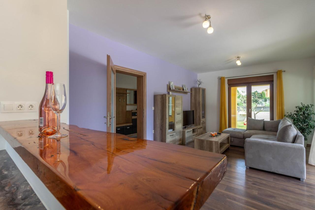 Modern Villa Eve In Medulin With Pool Near The Beach エクステリア 写真