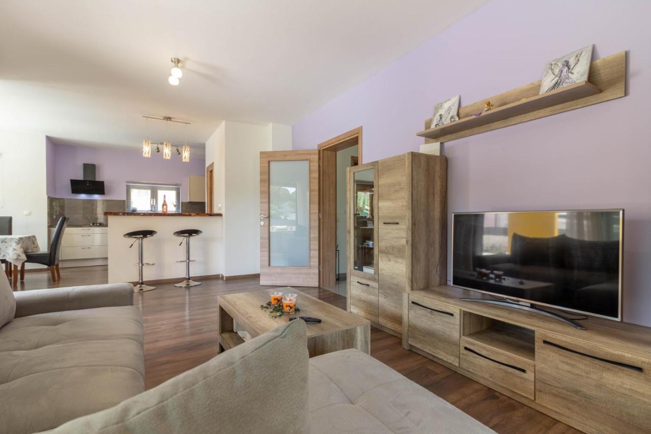 Modern Villa Eve In Medulin With Pool Near The Beach エクステリア 写真